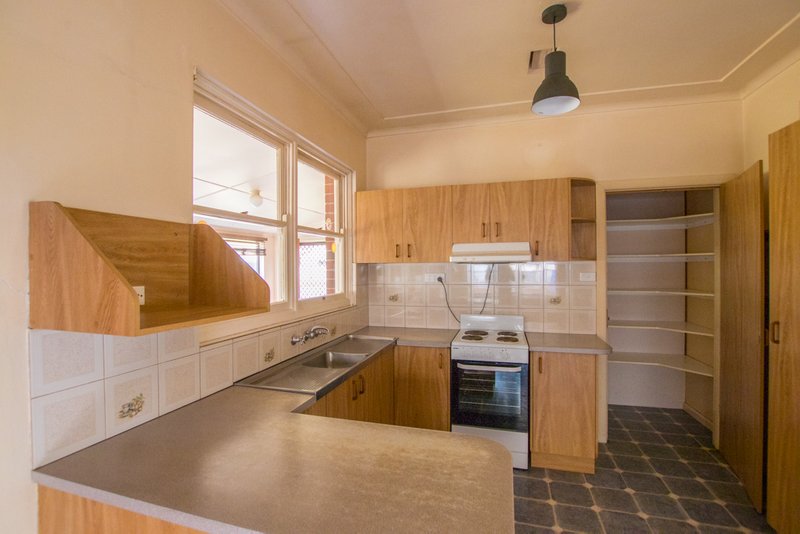 Photo - 8 Bassett Street, Tumut NSW 2720 - Image 8