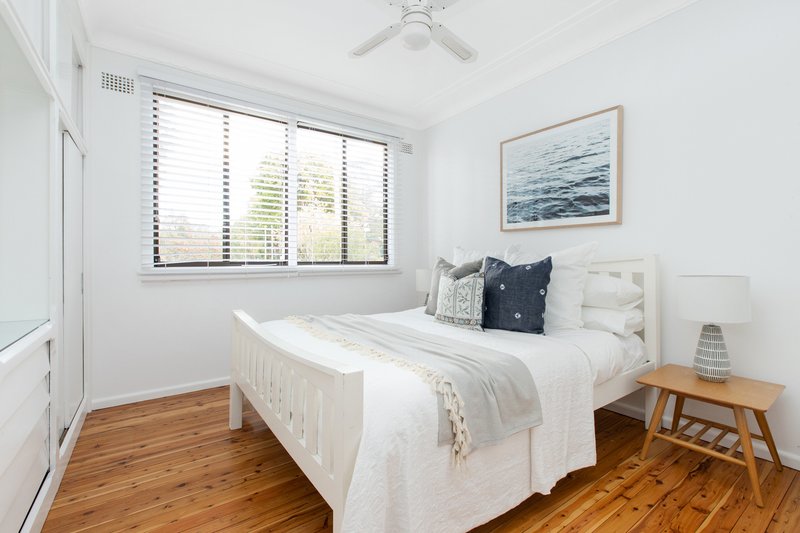 Photo - 8 Bate Avenue, Allambie Heights NSW 2100 - Image 6