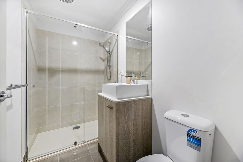 Photo - 8 Bavadia Place, Keysborough VIC 3173 - Image 13