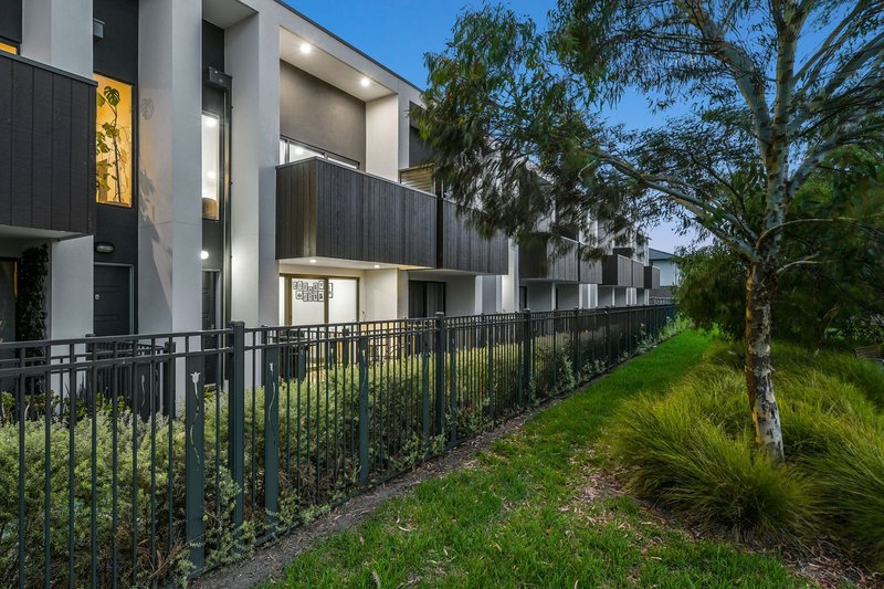 Photo - 8 Bavadia Place, Keysborough VIC 3173 - Image 19