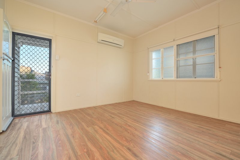 Photo - 8 Bayne Street, West Gladstone QLD 4680 - Image 2