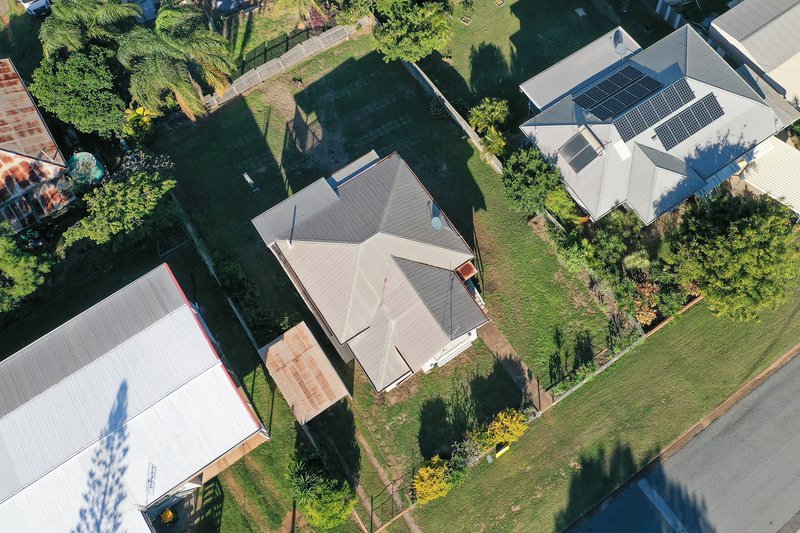 Photo - 8 Bayne Street, West Gladstone QLD 4680 - Image 22