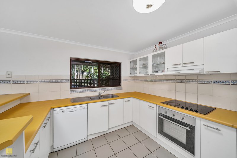 Photo - 8 Beatrice Street, Mooroobool QLD 4870 - Image 12