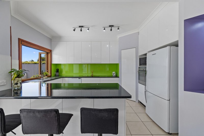 Photo - 8 Behan Crescent, Wakerley QLD 4154 - Image 3