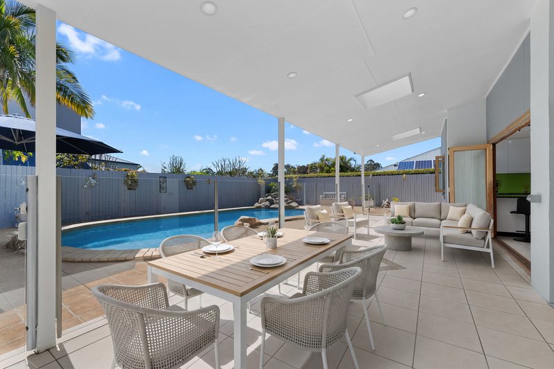 Photo - 8 Behan Crescent, Wakerley QLD 4154 - Image 5