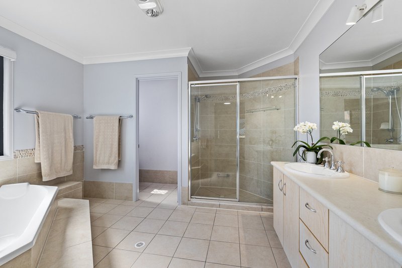 Photo - 8 Behan Crescent, Wakerley QLD 4154 - Image 10