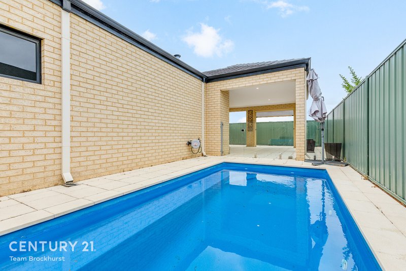 Photo - 8 Belfry Way, Wattle Grove WA 6107 - Image 4