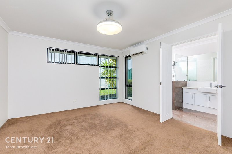 Photo - 8 Belfry Way, Wattle Grove WA 6107 - Image 7