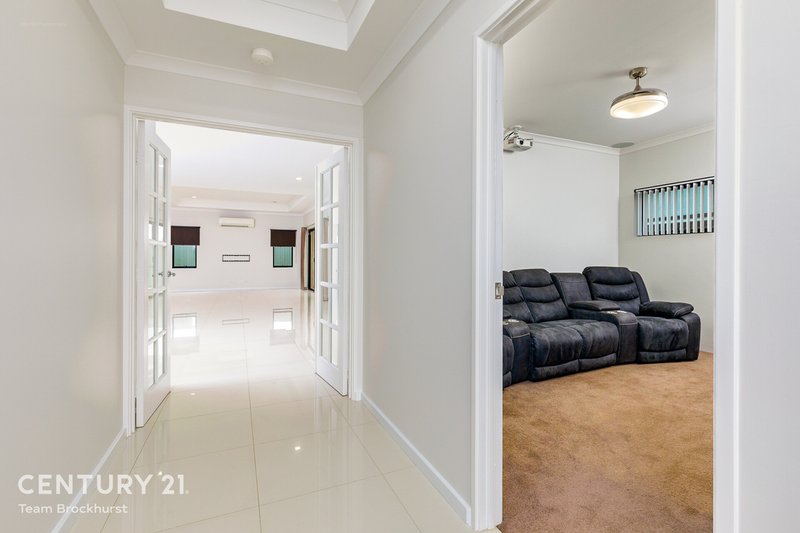 Photo - 8 Belfry Way, Wattle Grove WA 6107 - Image 10