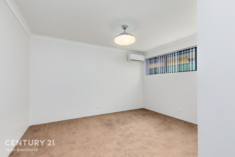 Photo - 8 Belfry Way, Wattle Grove WA 6107 - Image 21