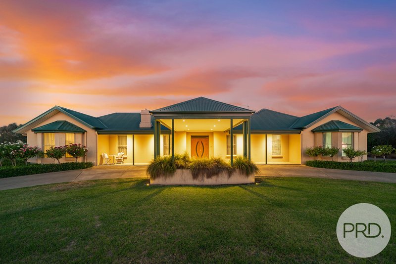 8 Bell Gum Place, Lake Albert NSW 2650