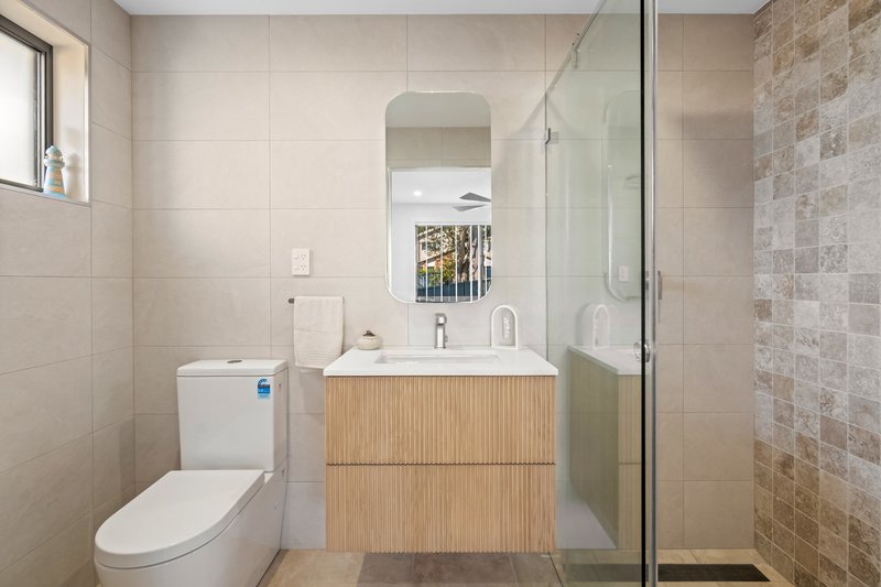 Photo - 8 Bellbrook Close, Green Point NSW 2251 - Image 8