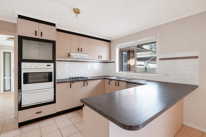 Photo - 8 Belsay Place, Craigieburn VIC 3064 - Image 2