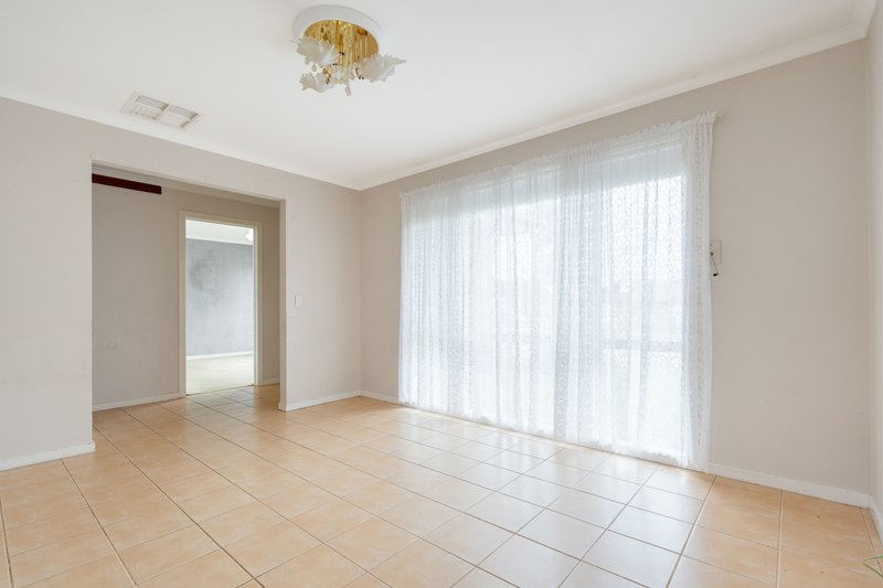 Photo - 8 Belsay Place, Craigieburn VIC 3064 - Image 6