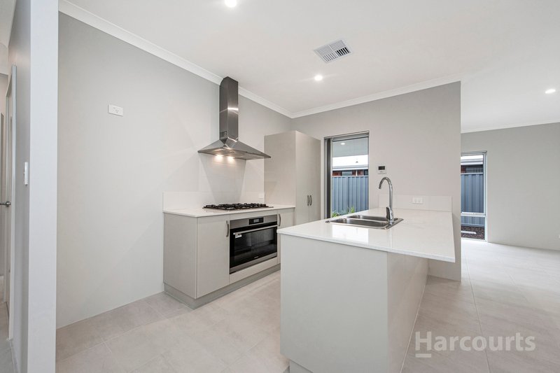 Photo - 8 Bennetts Way, Baldivis WA 6171 - Image 5
