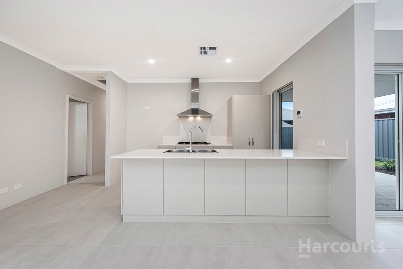 Photo - 8 Bennetts Way, Baldivis WA 6171 - Image 6
