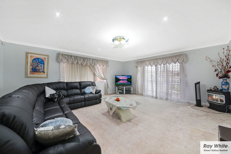 Photo - 8 Bentinck Drive, Green Valley NSW 2168 - Image 2