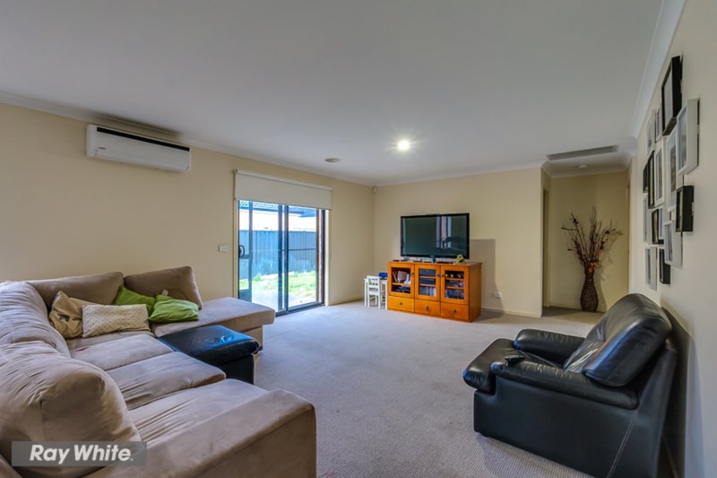 Photo - 8 Berowa St , Tarneit VIC 3029 - Image 6