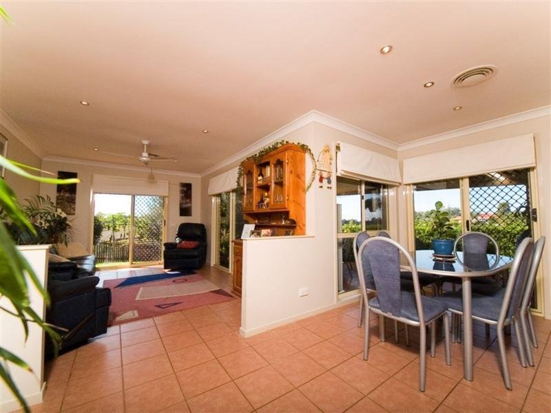 Photo - 8 Bettina Court, Eatons Hill QLD 4037 - Image 3