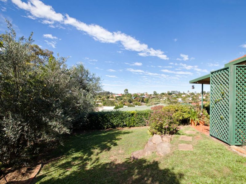 Photo - 8 Bettina Court, Eatons Hill QLD 4037 - Image 15