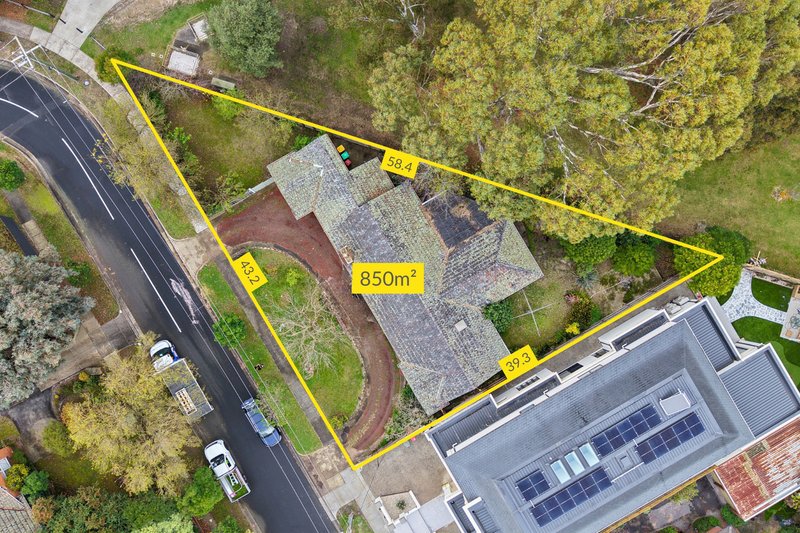 Photo - 8 Billing Street, Mount Waverley VIC 3149 - Image 1