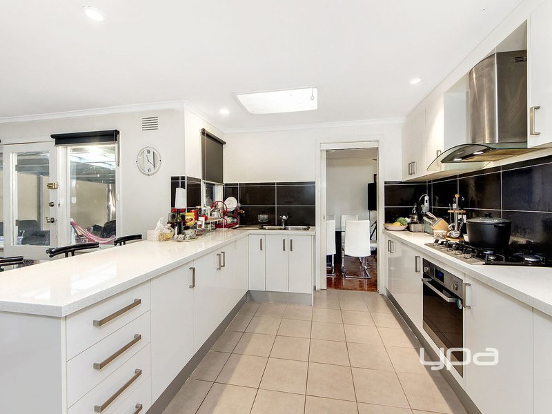 Photo - 8 Billingham Road, Deer Park VIC 3023 - Image 4