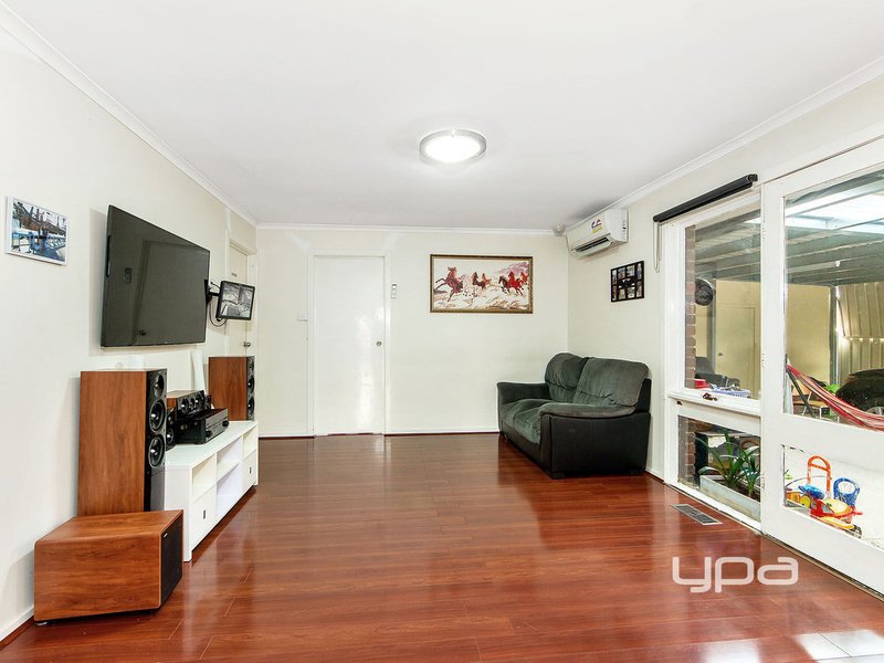 Photo - 8 Billingham Road, Deer Park VIC 3023 - Image 5