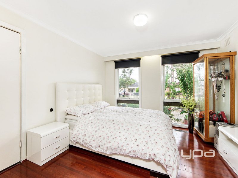 Photo - 8 Billingham Road, Deer Park VIC 3023 - Image 6