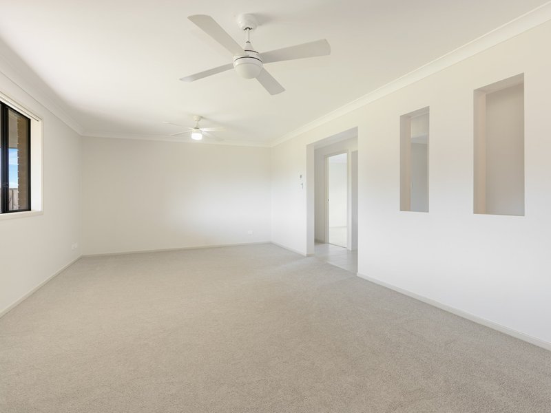 Photo - 8 Birkdale Blvd , Cessnock NSW 2325 - Image 4