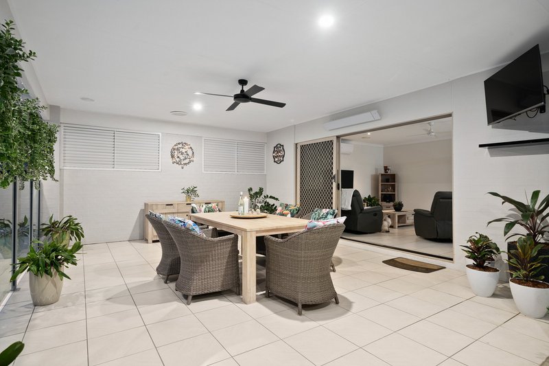 Photo - 8 Bishopwood Court, Upper Coomera QLD 4209 - Image 12