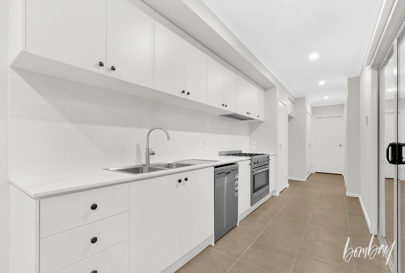 Photo - 8 Black Angus Walk, Wollert VIC 3750 - Image 4