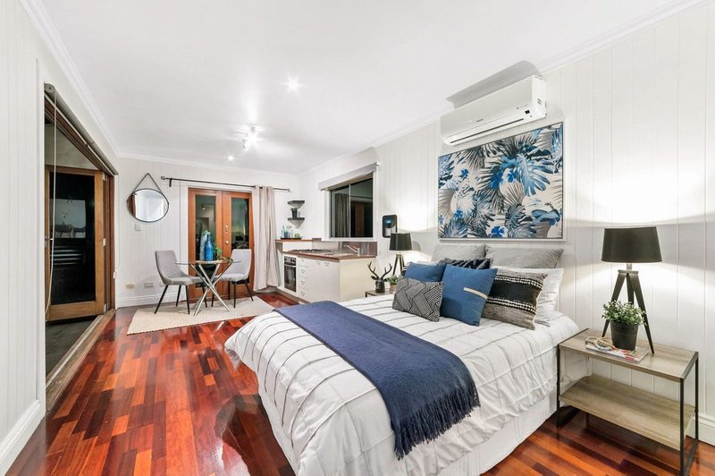 Photo - 8 Blackall Terrace, East Brisbane QLD 4169 - Image 3