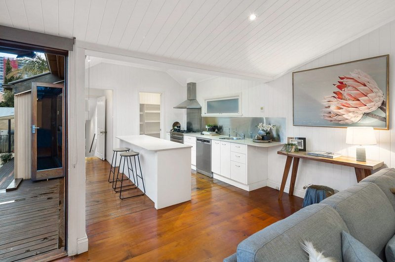 Photo - 8 Blackall Terrace, East Brisbane QLD 4169 - Image 11