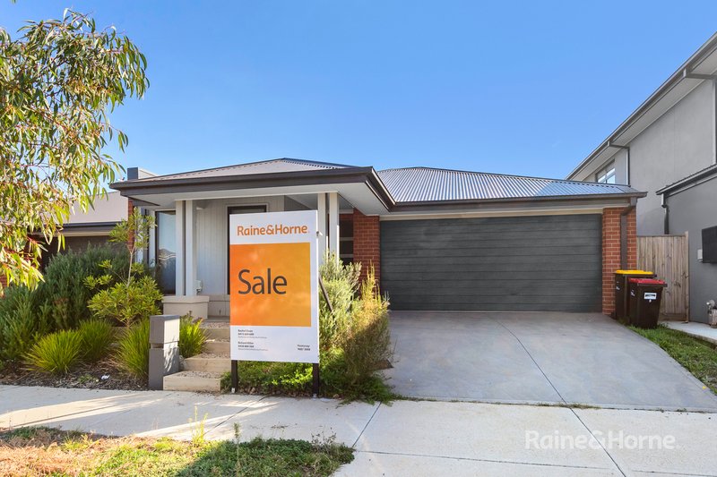 Photo - 8 Blackscroft Road, Thornhill Park VIC 3335 - Image 4