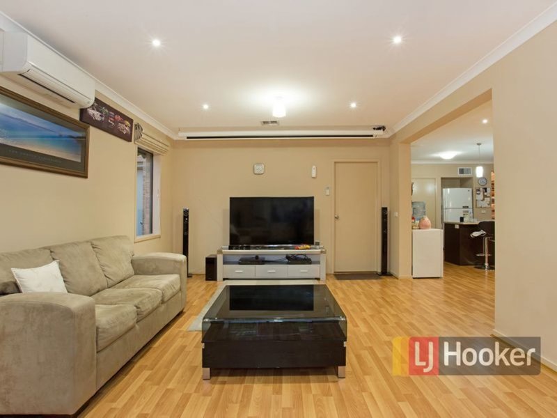 Photo - 8 Blackwood Drive, Pakenham VIC 3810 - Image 5