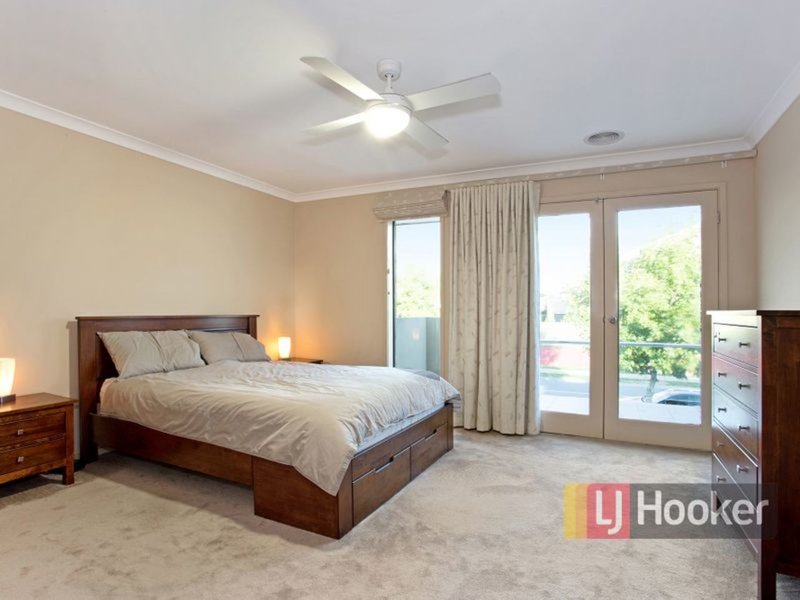 Photo - 8 Blackwood Drive, Pakenham VIC 3810 - Image 9