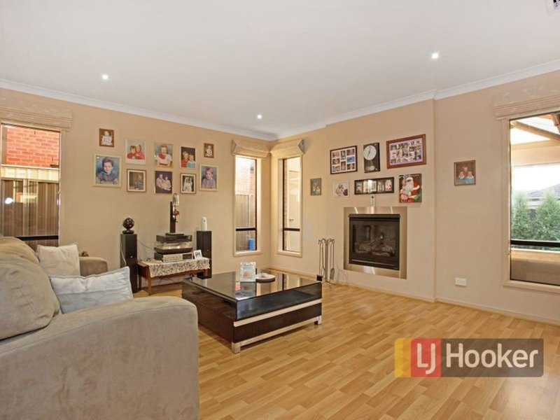 Photo - 8 Blackwood Drive, Pakenham VIC 3810 - Image 15