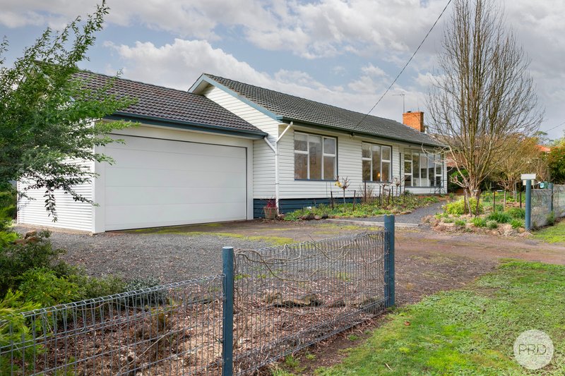 Photo - 8 Blake Street, Skipton VIC 3361 - Image 1