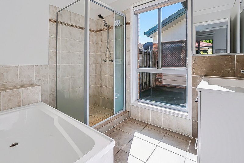 Photo - 8 Blaxland Place, Forest Lake QLD 4078 - Image 9