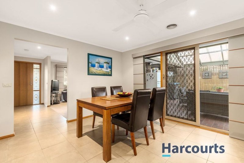 Photo - 8 Blossom Grove, Knoxfield VIC 3180 - Image 3