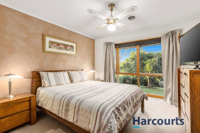 Photo - 8 Blossom Grove, Knoxfield VIC 3180 - Image 5