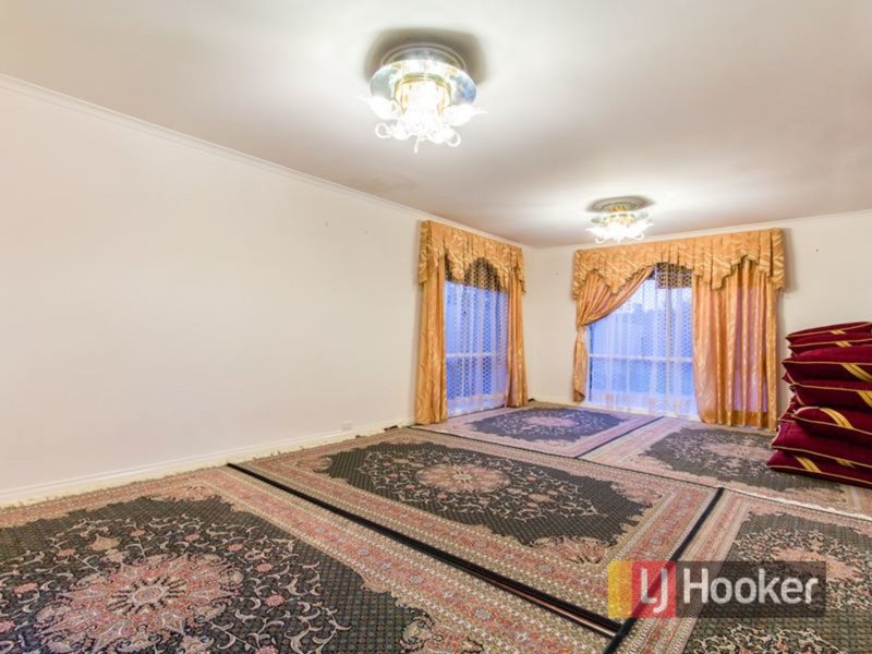 Photo - 8 Bolwarra Court, Cranbourne West VIC 3977 - Image 6