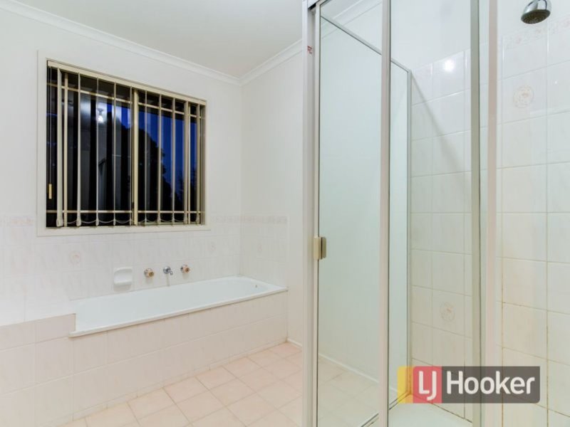 Photo - 8 Bolwarra Court, Cranbourne West VIC 3977 - Image 12