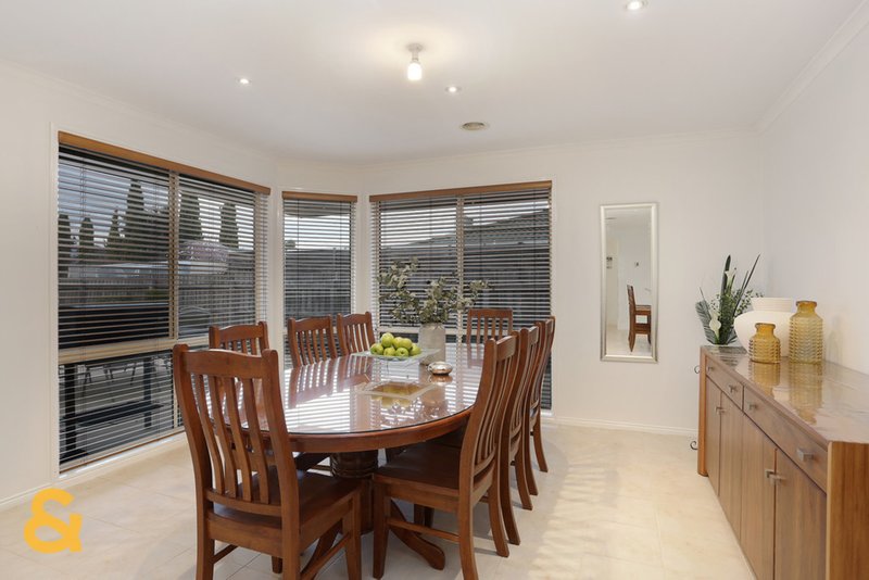 Photo - 8 Bonney Place, Roxburgh Park VIC 3064 - Image 14