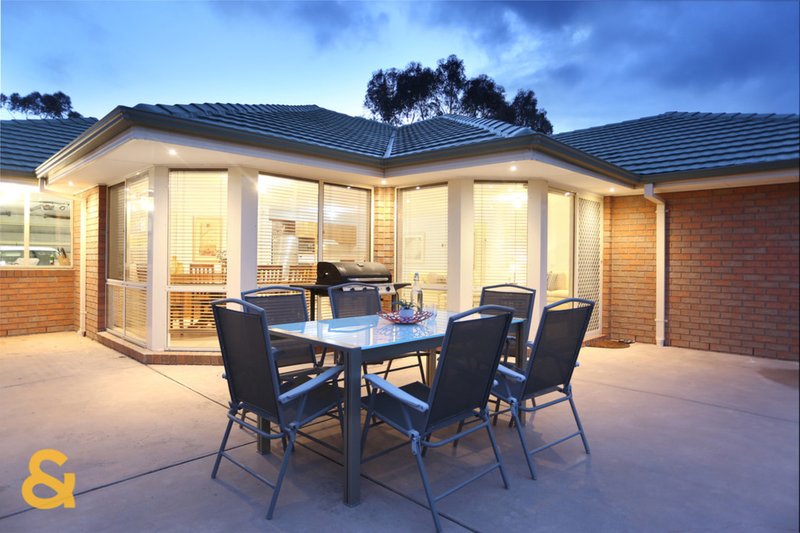 Photo - 8 Bonney Place, Roxburgh Park VIC 3064 - Image 24