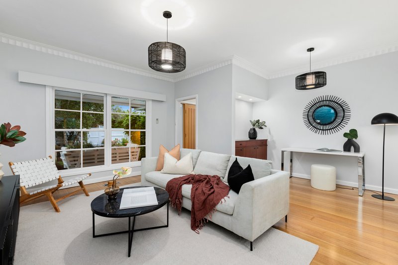 Photo - 8 Booker Street, Cheltenham VIC 3192 - Image 3