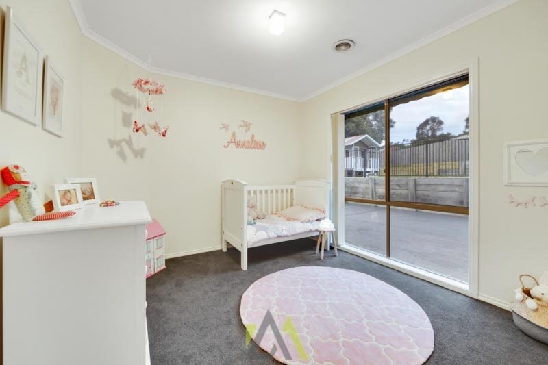 Photo - 8 Bottlebrush Court, Langwarrin VIC 3910 - Image 12