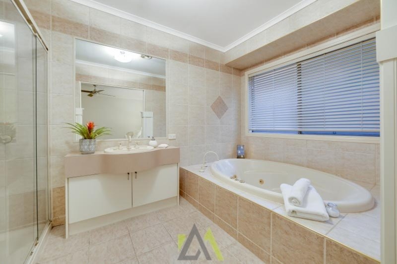 Photo - 8 Bottlebrush Court, Langwarrin VIC 3910 - Image 13