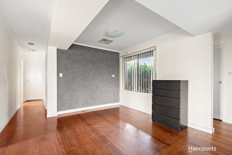 Photo - 8 Brahman Court, Dandenong North VIC 3175 - Image 3