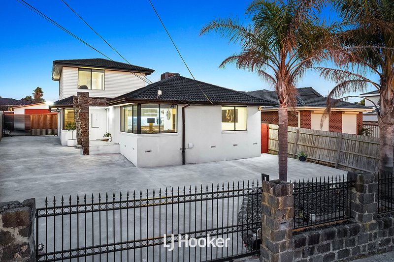 Photo - 8 Brahman Court, Dandenong North VIC 3175 - Image 2